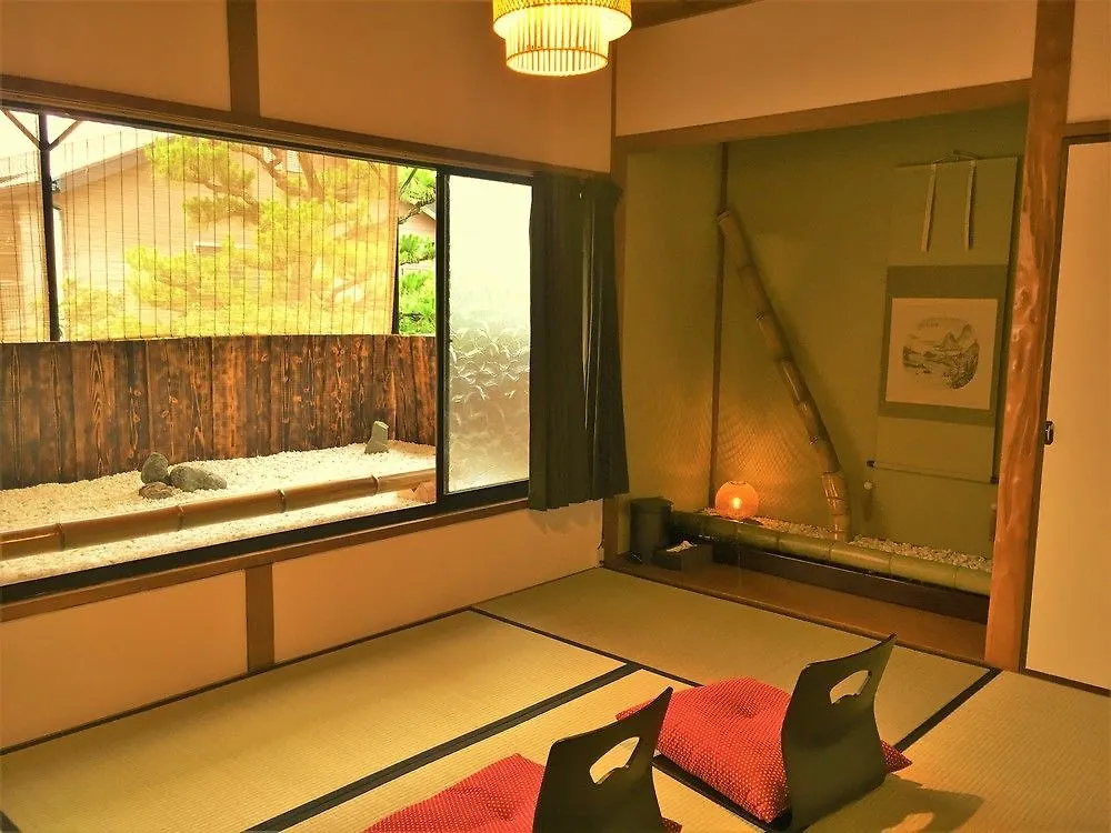 Guest House Oumi Kyoto 2*,